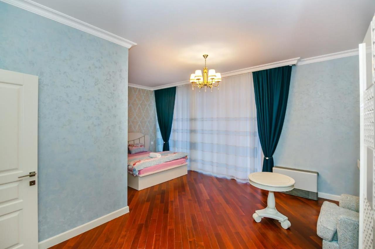 Lux Family Apartment In City Center 바쿠 외부 사진