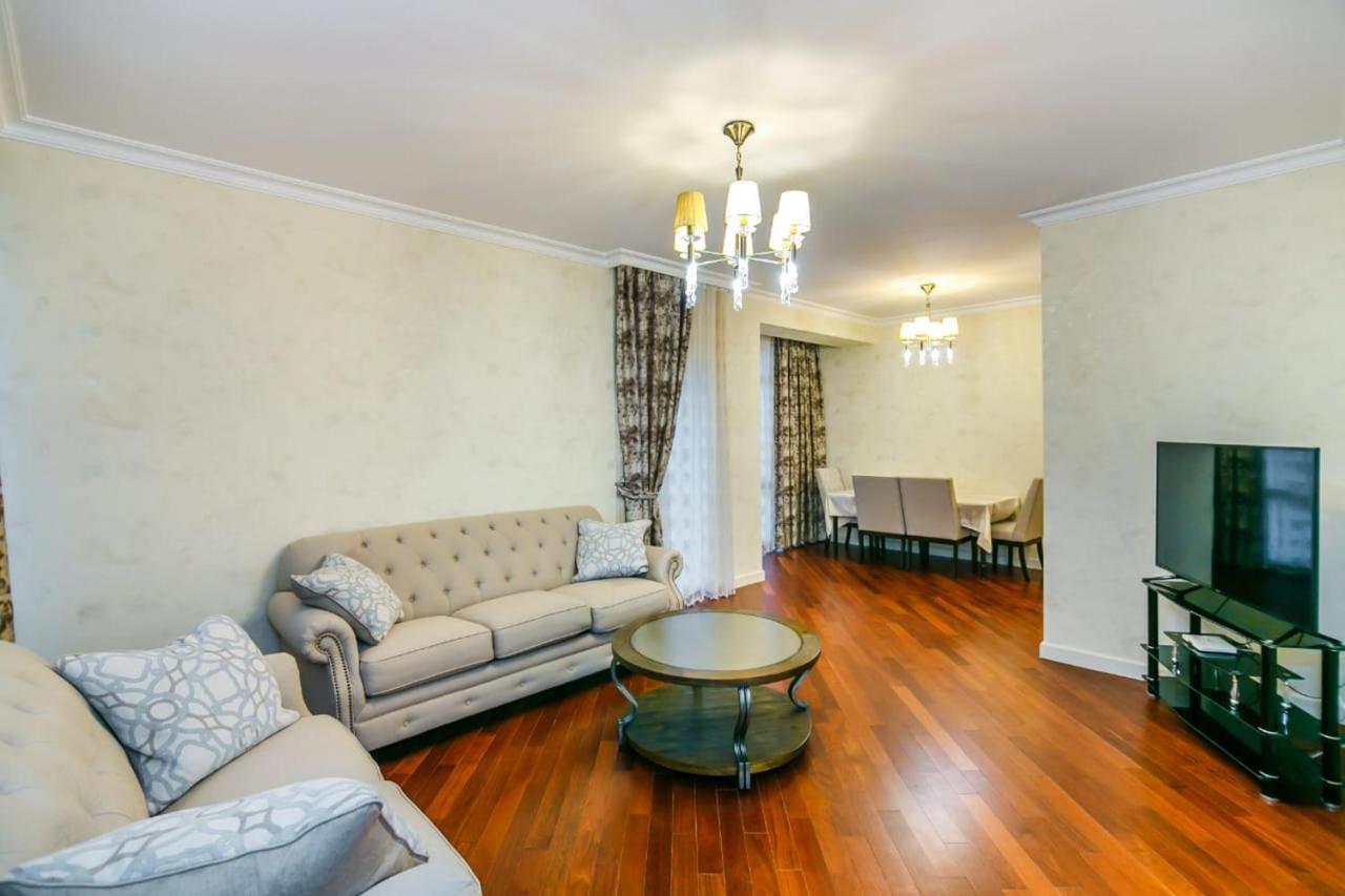 Lux Family Apartment In City Center 바쿠 외부 사진