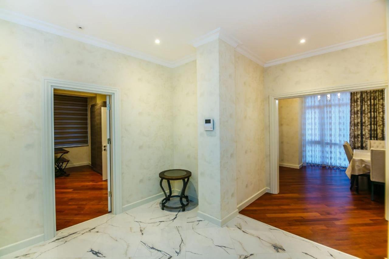 Lux Family Apartment In City Center 바쿠 외부 사진