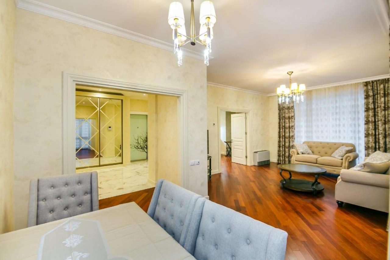 Lux Family Apartment In City Center 바쿠 외부 사진